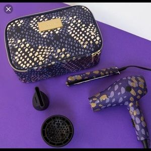 Mini blow dryer/flatiron travel set